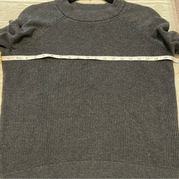 Denver Hayes Cozy Waffle Knit Fitted Crewneck Pullover Sweater Grey Size Medium - Picture 6 of 6